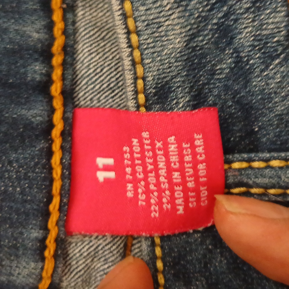 Zana Di Women's Jweled Denim Shorts - Picture 5 of 13